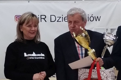 Mistrz Adam Sokołowski i wiceburmistrz Dzierżoniowa Dorota Piecuch