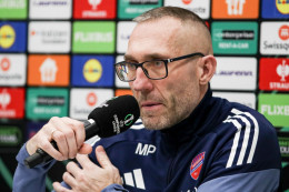 Marek Papszun trenerem Legii. Zdjęcie z konferencji prasowej po meczu Rakowa ze Zrinjskim Mostarem.