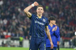 Jan Bednarek zagrał cały mecz w Stuttgarcie