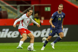 Piotr Zieliński zagrał po raz 110 w reprezentacji. Obok Ivan Sunjic.