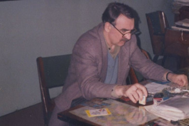 Ryszard Niemiec w redakcji przy ulicy Wielopole. Zdjęcie z 1992 roku.